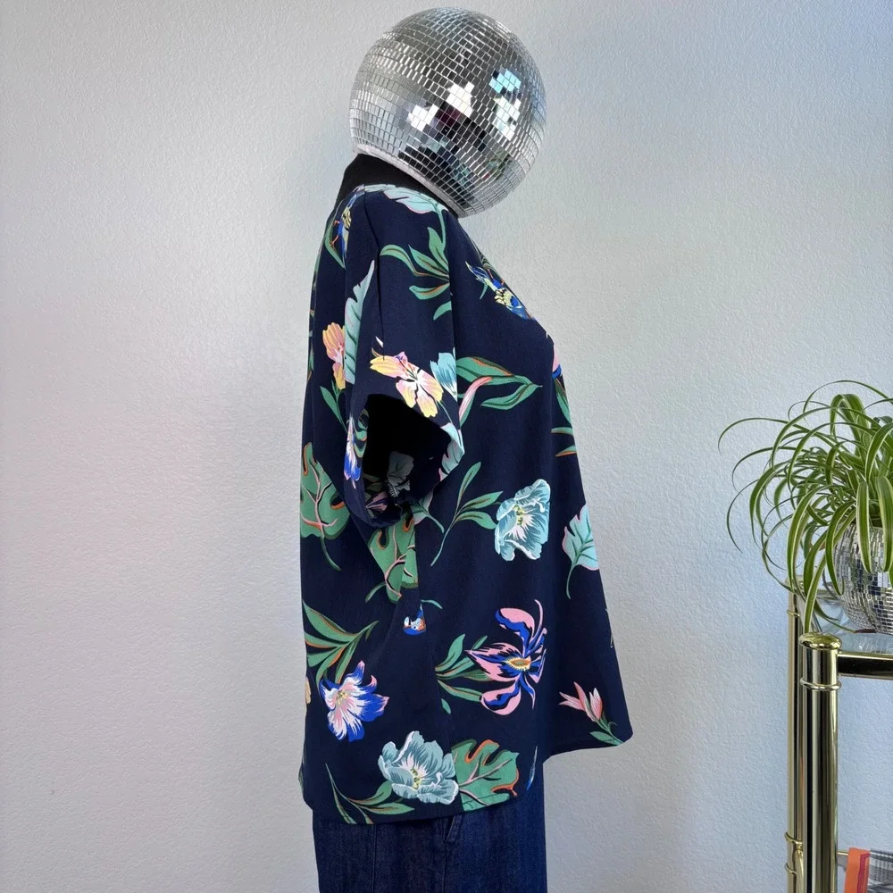 MELLO DAY Tropical Floral Print Blouse, Size Medium, Navy Blue Short Sleeve‎ Top - Picture 3 of 16